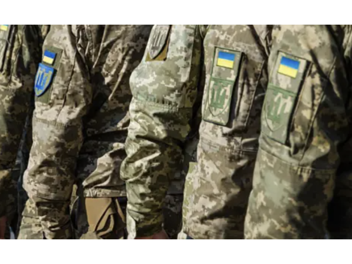 Що взяти з собою при мобілізації в Україні 2026: повний список речей і документів