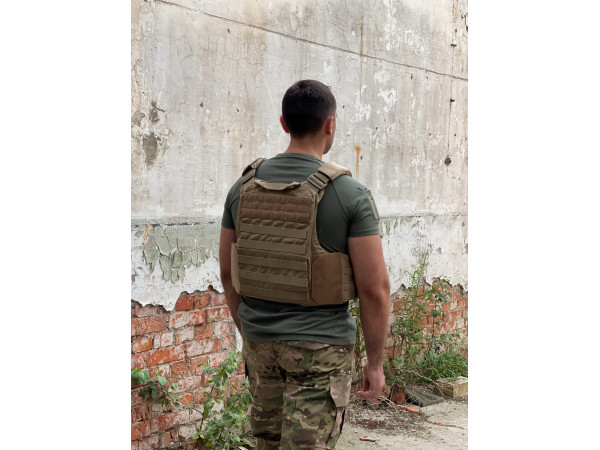 Плитоноска військова тактична, бронежилет для ЗСУ Coyote від бренду ISARM з системою кріплення MOLLE.