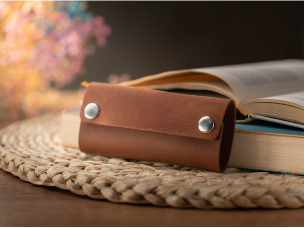 Ключниця шкіряна книжка Коричнева 6х12см