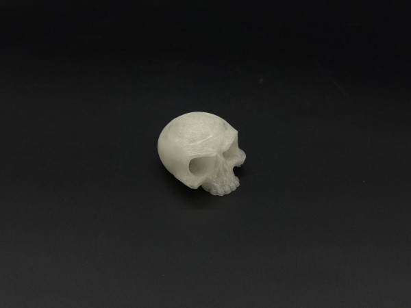 Брелок-підвіска для ключів сумки рюкзака 3D Череп білий. 40х32х23мм