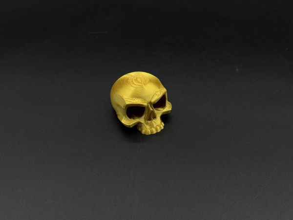 Брелок-підвіска для ключів сумки рюкзака 3D Череп золотий. 40х32х23мм