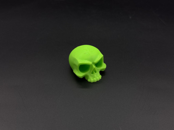 Брелок-підвіска для ключів сумки рюкзака 3D Череп салатовий. 40х32х23мм