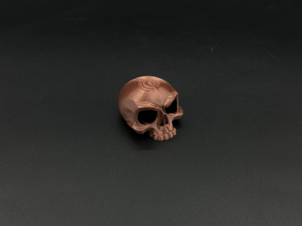 Брелок-підвіска для ключів сумки рюкзака 3D Череп бронзовий. 40х32х23мм