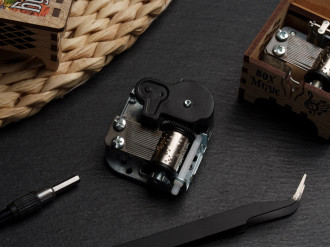 Механізм музичної скриньки  з обертовим механізмом. "For alice"