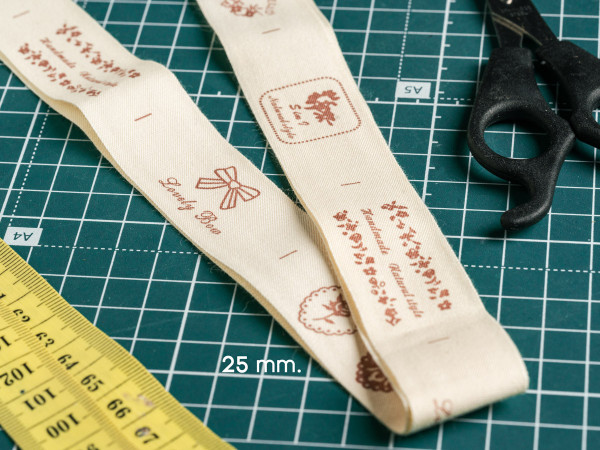 Стрічка декоративна з візерунком. Lovely Bow. 2,5см