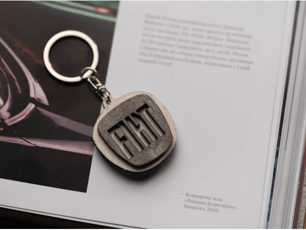 Брелок дерев'яний Fiat. 4см
