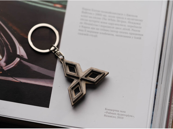 Брелок дерев'яний Mitsubishi . 4см