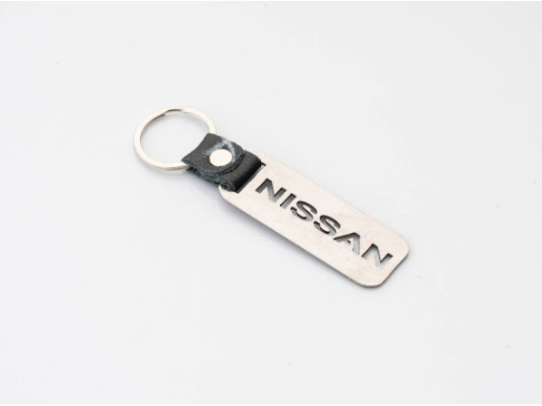 Брелок металевий. Nissan. 10х2,5см