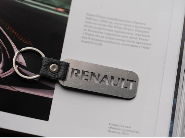Брелок металевий. Renault. 10х2,5см