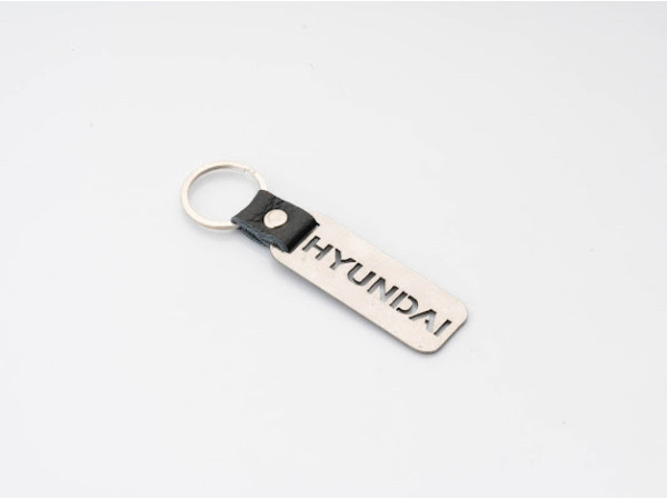 Брелок металевий. Hyundai. 10х2,5см