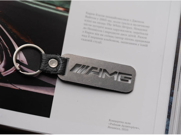 Брелок металевий. Mercedes AMG. 10х2,5см
