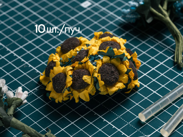 Соняшники на гілці 10 штук/пучок діаметром 3 см на дроті для рукоділля, хобі, декору