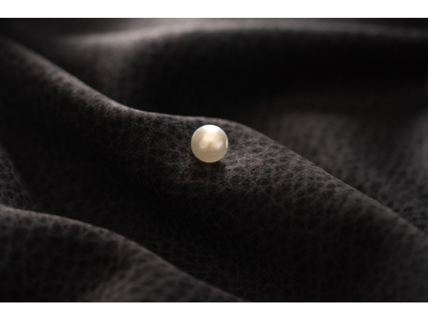 Намистини кольору "Біж" з отвором під волосінь діаметром 8 мм для декору, хобі, рукоділля.